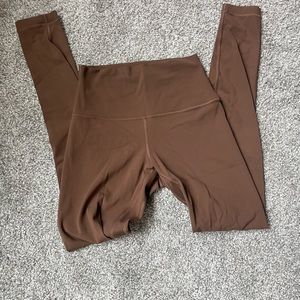 Lulu Align mocha color